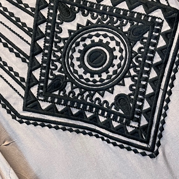 Cala Small Women’s Dress Embroidered 100% Cotton Keyhole - Picture 4 of 4